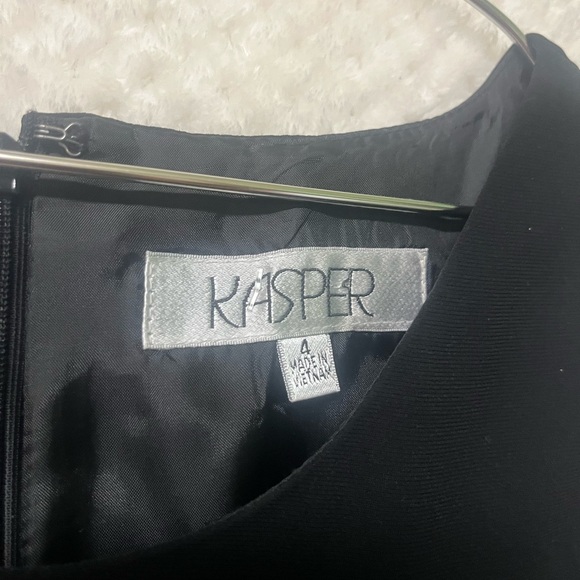 Womens Kasper Sleeveless Seamed Waist Sheath Dress Black Crew Neck Size 4 NWT - Picture 4 of 11